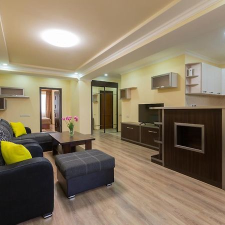 Umba Apartment N5 - Balcony And Mount Ararat View Yerevan Bagian luar foto