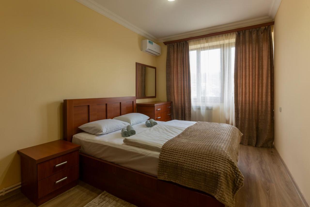 Umba Apartment N5 - Balcony And Mount Ararat View Yerevan Bagian luar foto