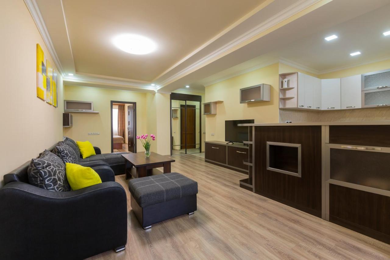 Umba Apartment N5 - Balcony And Mount Ararat View Yerevan Bagian luar foto